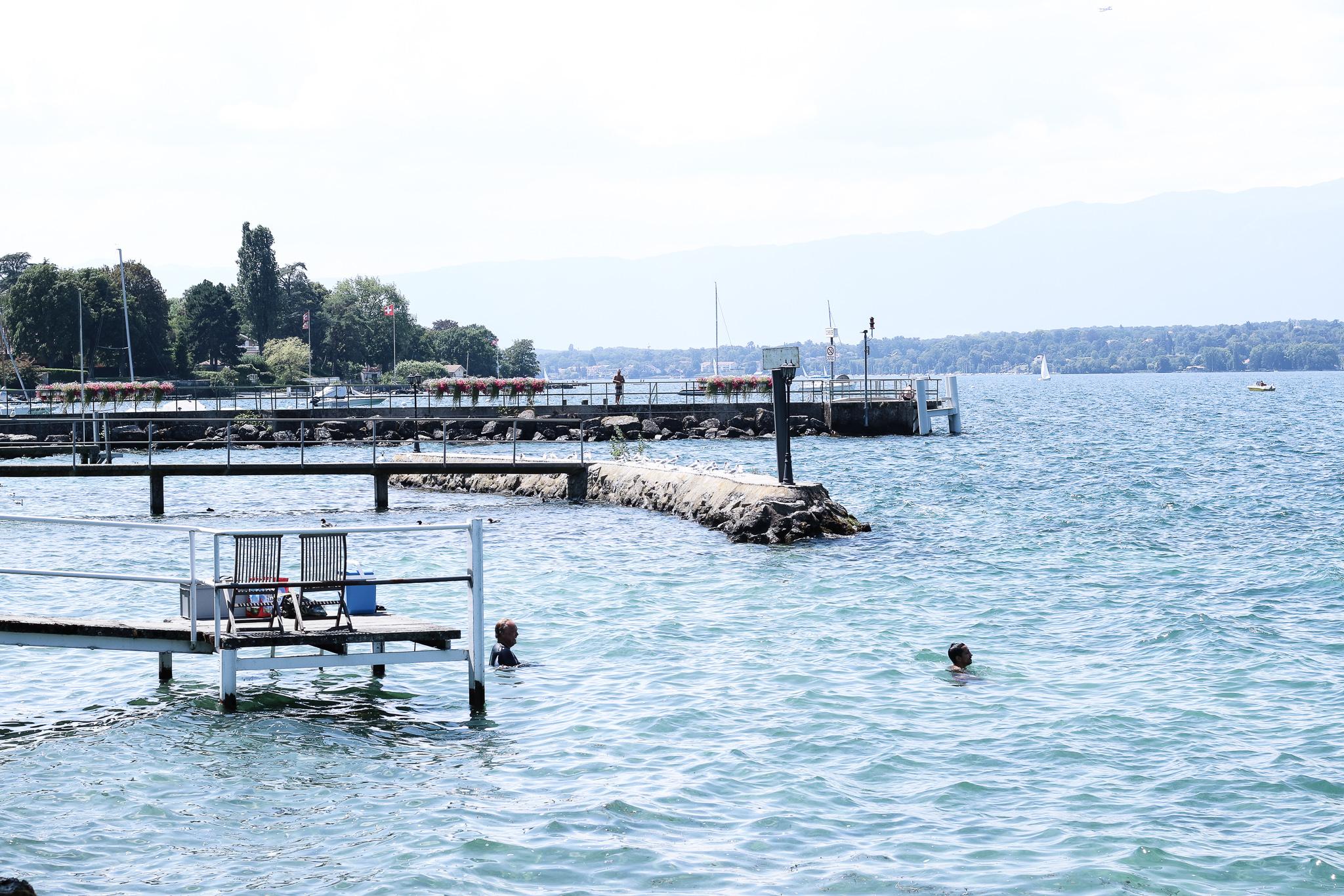 Read more about the article Best Terraces, Rooftops & Beaches in Geneva